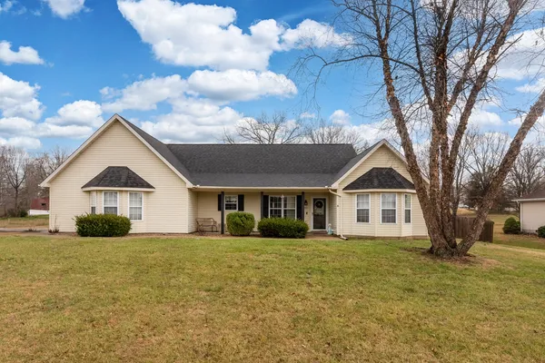 $359,900 | 1211 Mockingbird Lane, Carterville, IL 62918