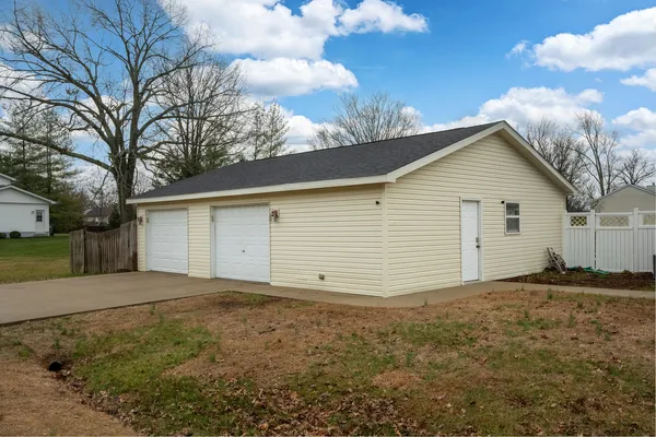 $354,900 | 1211 Mockingbird Lane, Carterville, IL 62918