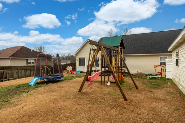 $359,900 | 1211 Mockingbird Lane, Carterville, IL 62918