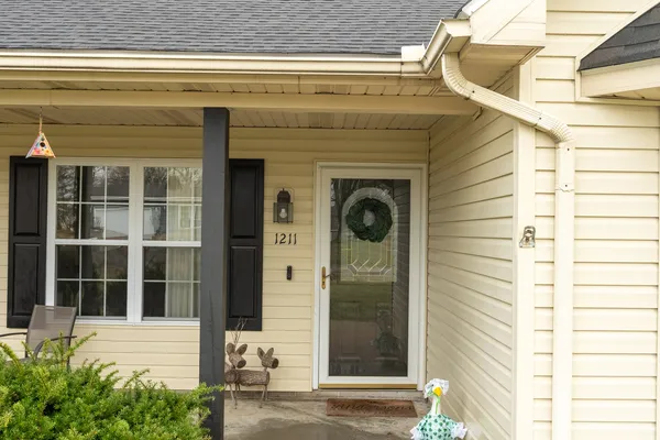 $359,900 | 1211 Mockingbird Lane, Carterville, IL 62918