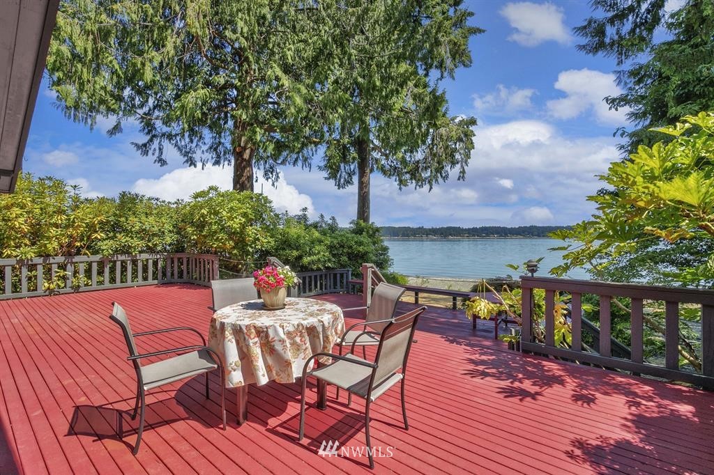 4105 Erlands Point Road Northwest Bremerton, WA 98312 - Photo 1 of 25 Gallery Image 1