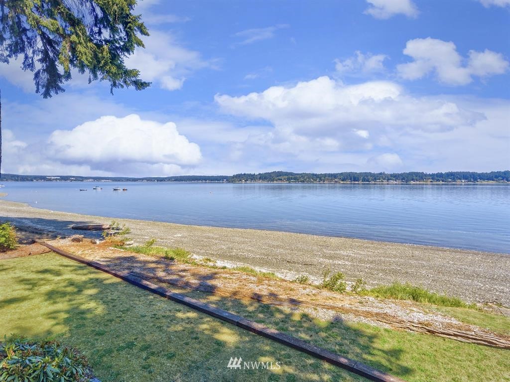 4105 Erlands Point Road Northwest Bremerton, WA 98312 - Photo 2 of 25 Gallery Image 2