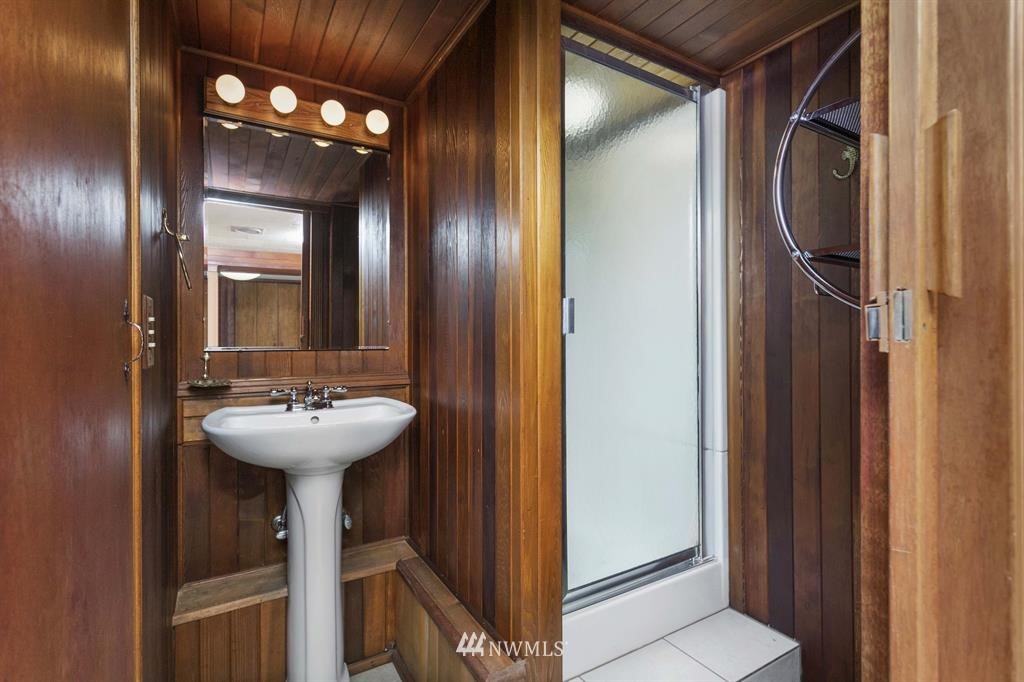 4105 Erlands Point Road Northwest Bremerton, WA 98312 - Photo 19 of 25 Gallery Image 19