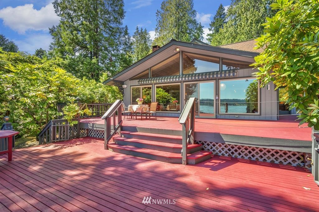 4105 Erlands Point Road Northwest Bremerton, WA 98312 - Photo 3 of 25 Gallery Image 3