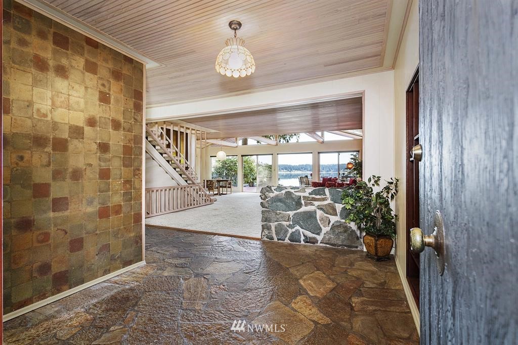 4105 Erlands Point Road Northwest Bremerton, WA 98312 - Photo 8 of 25 Gallery Image 8