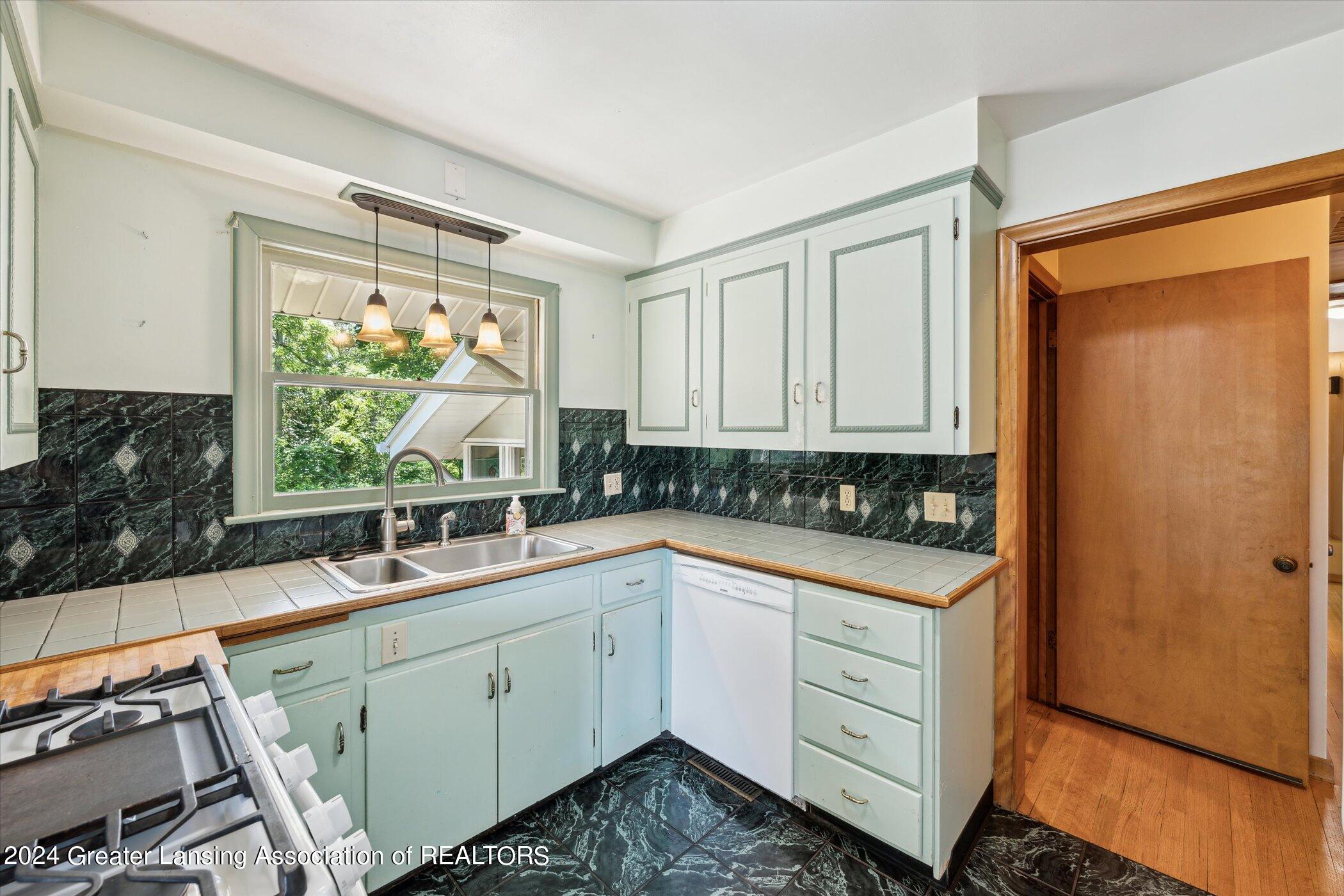 1135 Abbot Road East Lansing, MI 48823 - Photo 14 of 52 Kitchen