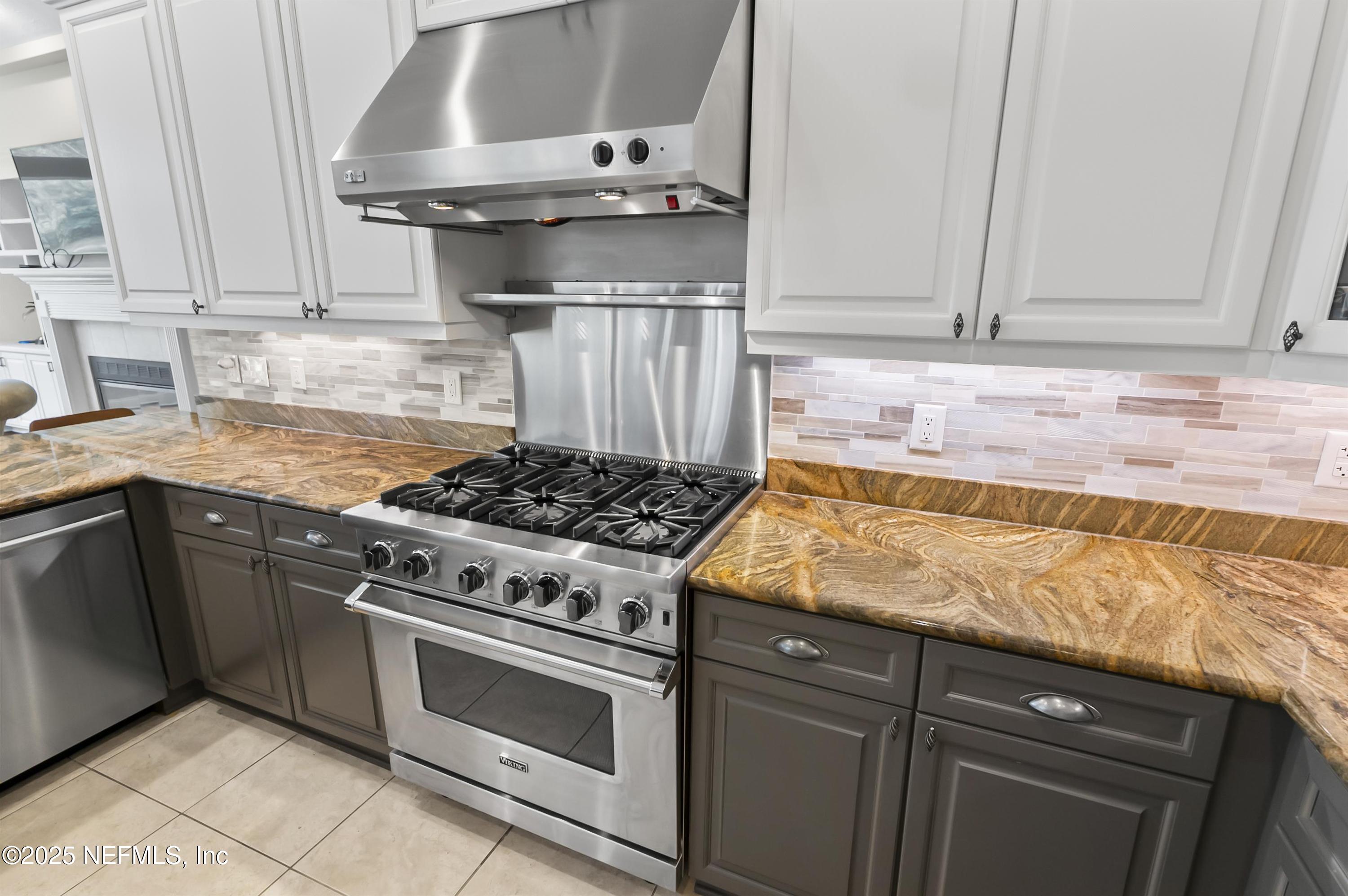 649 Treehouse Circle St. Augustine, FL 32095 - Photo 30 of 207 Undercabinet Lighting & Backsplash