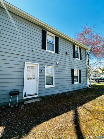 $2,200 | 59 Hanford Avenue, Unit 1, Bridgeport, CT 06605