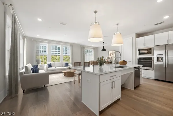 $688,000 | 102 Iris Court, Warren, NJ 07059
