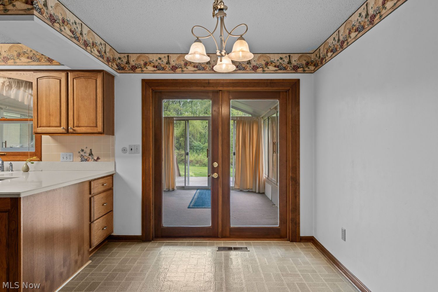 2407 Inas Drive Akron, OH 44321 - Photo 23 of 47 Gallery Image 23