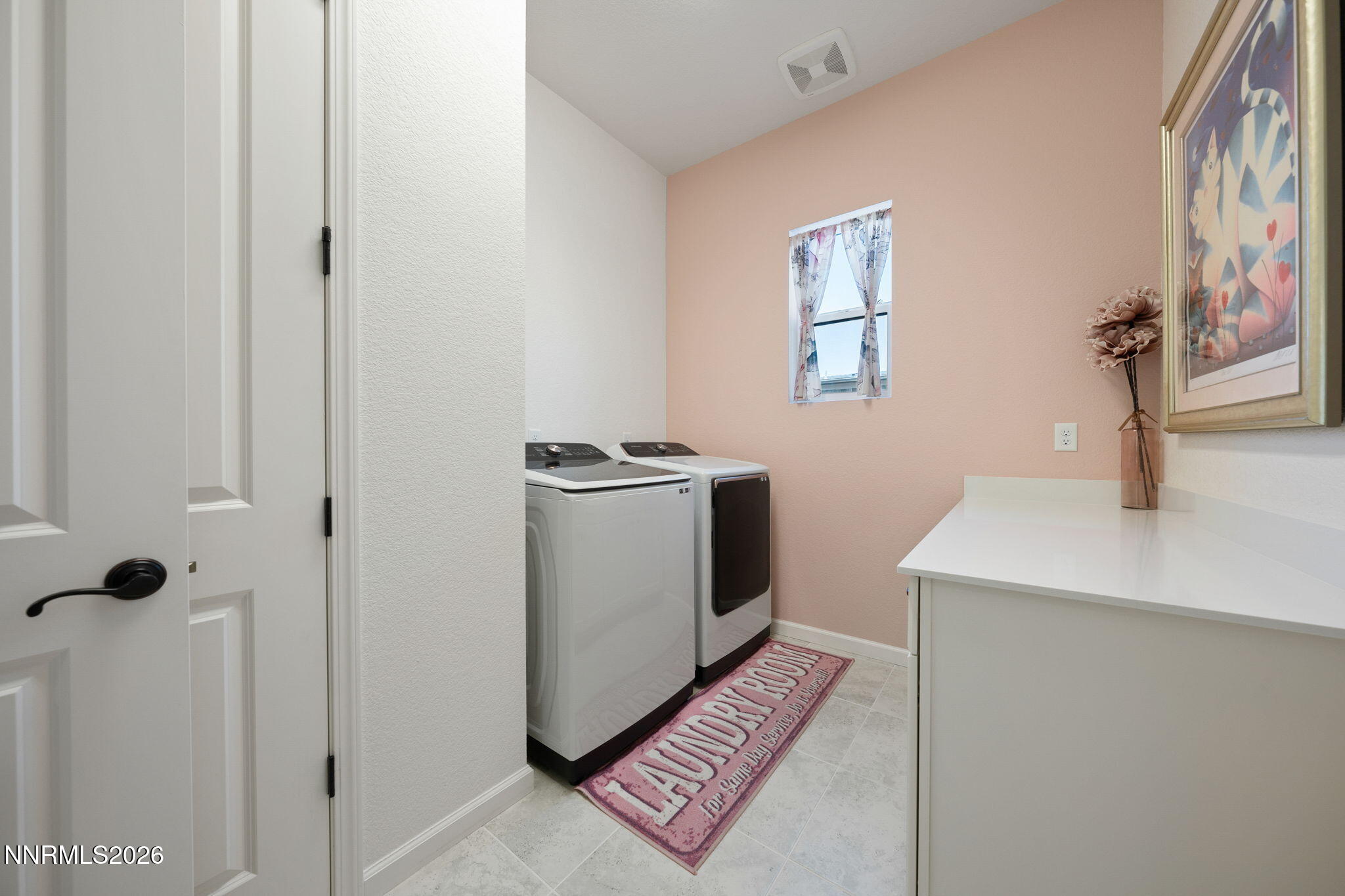 2233 Paint Horse Drive Reno, NV 89521 - Photo 29 of 55 laundry room