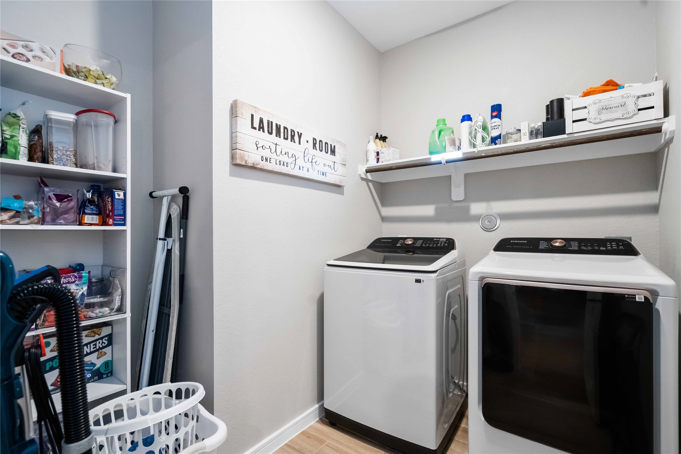 8414 Bay Rdg Circle Baytown, TX 77523 - Photo 31 of 35 a utility room with dryer and washer