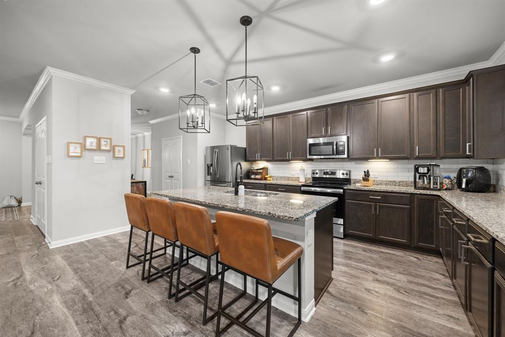 3221 Samson Drive Lorena, TX 76655 - Photo 7 of 39