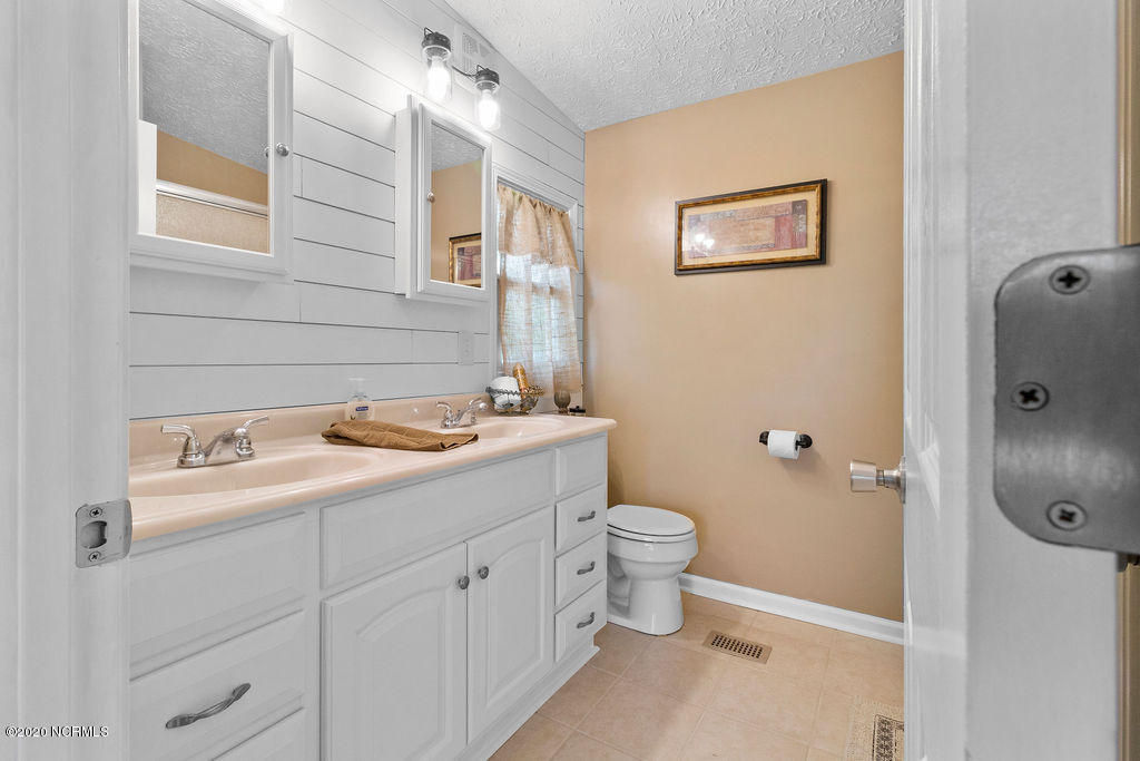 1340 Nine Foot Road Newport, NC 28570 - Photo 14 of 25 Master Bath