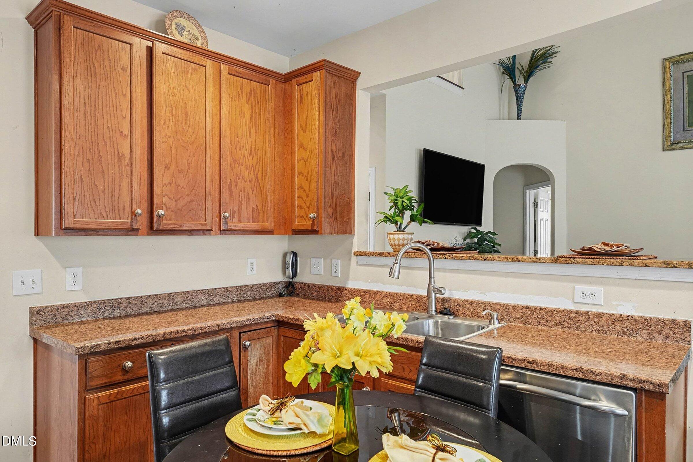 504 Thistlegate Trail Raleigh, NC 27610 - Photo 13 of 38 013_jam05104_126