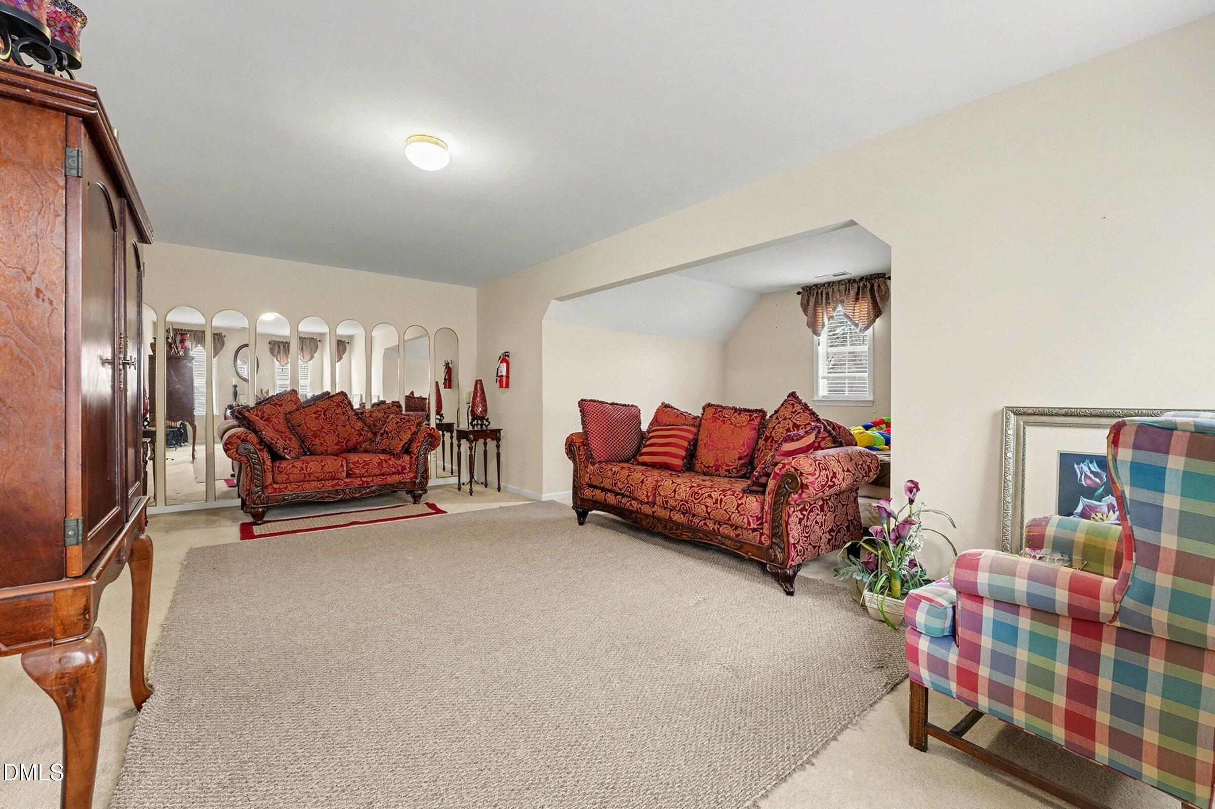 504 Thistlegate Trail Raleigh, NC 27610 - Photo 21 of 38 021_jam05009_318