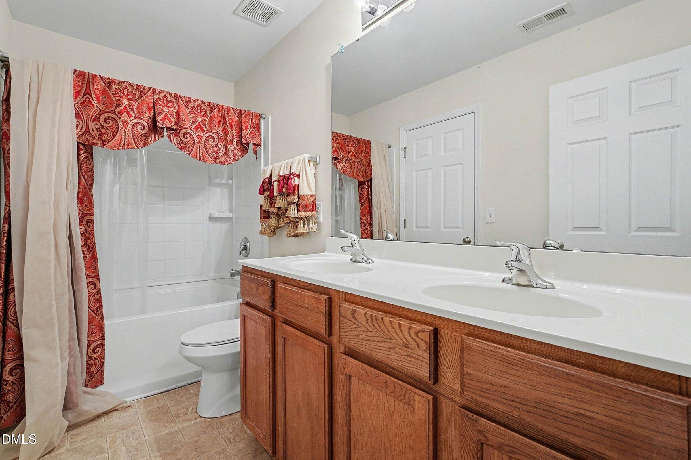 504 Thistlegate Trail Raleigh, NC 27610 - Photo 31 of 38 031_jam05023_223