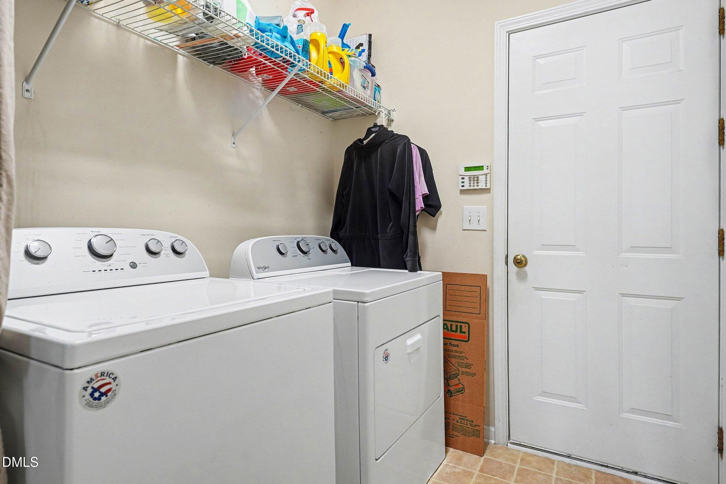 504 Thistlegate Trail Raleigh, NC 27610 - Photo 34 of 38 034_jam05044_204