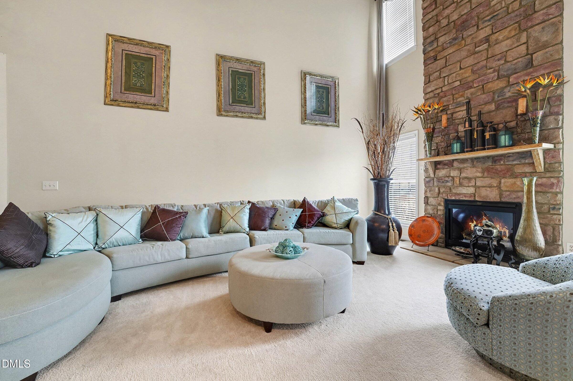 504 Thistlegate Trail Raleigh, NC 27610 - Photo 9 of 38 009_jam05084_204