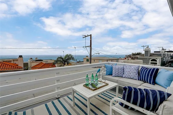 $2,850,000 | 320 31st Street, Manhattan Beach, CA 90266