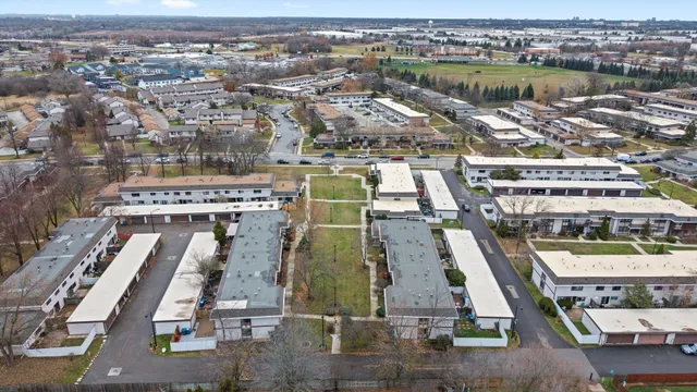 $275,000 | 5500 Montibello Drive, Hanover Park, IL 60133