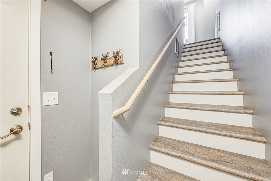 17319 Riverside Place, Unit 2B Bothell, WA 98011 - Photo 3 of 30 Gallery Image 3