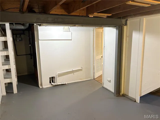 $209,900 | 3217 Krem Avenue, St. Ann, MO 63074