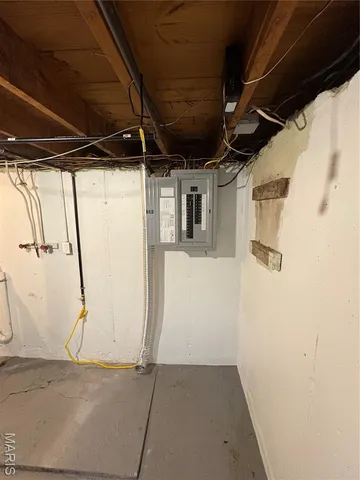 $209,900 | 3217 Krem Avenue, St. Ann, MO 63074