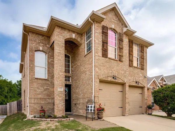 $425,000 | 6811 Shore Breeze Court, Arlington, TX 76016