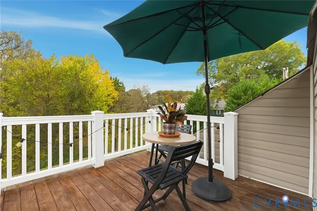 a view of a backyard with a small cabin