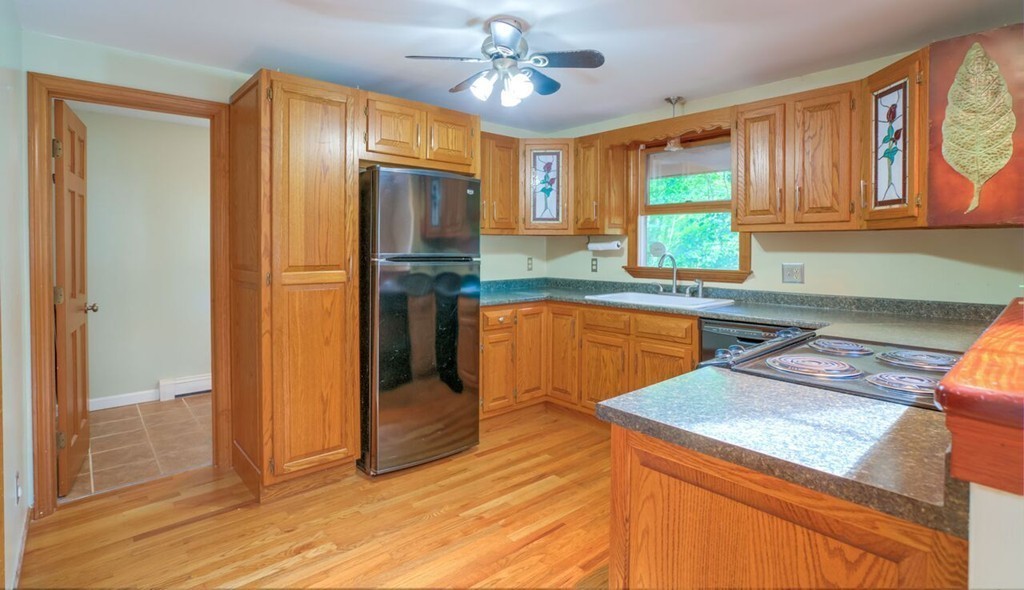 432 Chestnut Hill Road Millville, MA 01529 - Photo 5 of 16 Gallery Image 5