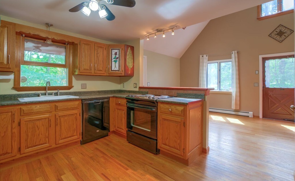 432 Chestnut Hill Road Millville, MA 01529 - Photo 6 of 16 Gallery Image 6