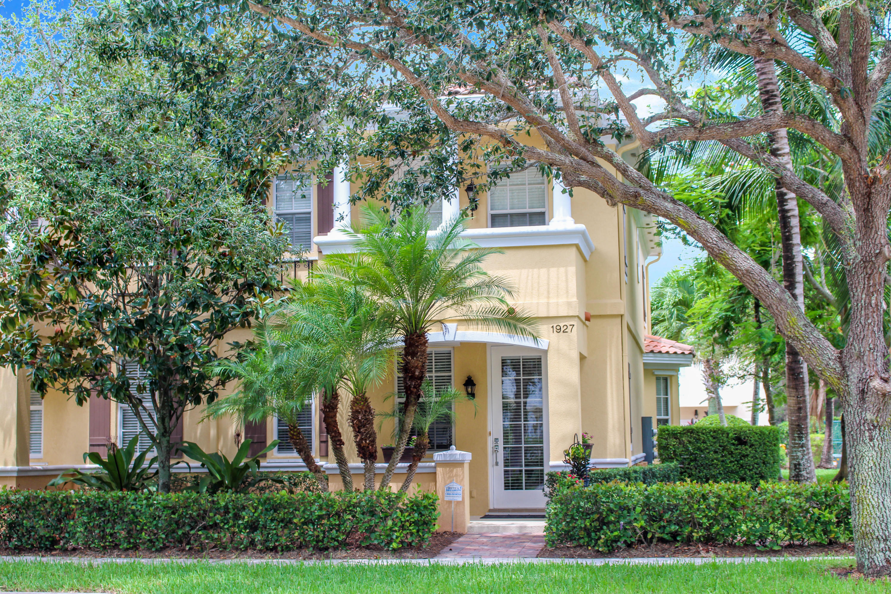 1927 Frederick Small Road Jupiter, FL 33458 - Photo 33 of 42 IMG_5632