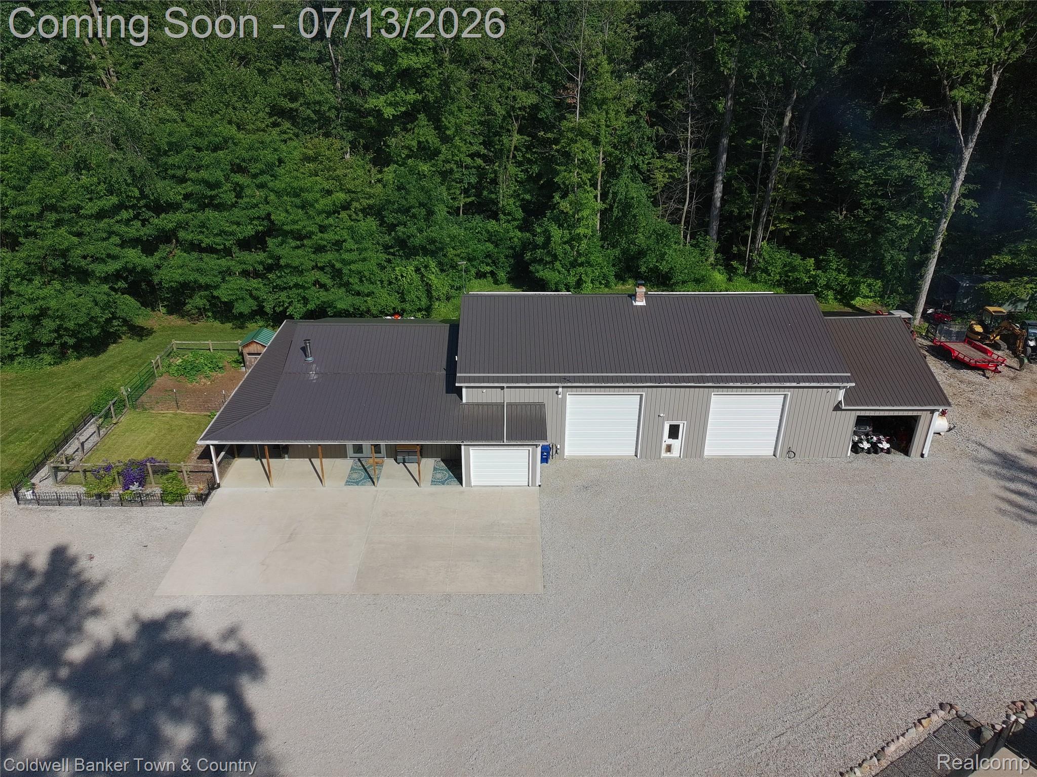 6150 North Fleming Road Howell, MI 48855 - Photo 2 of 9 _app_sd_ATOM_001_DCIM_PTSC_0038.jpeg