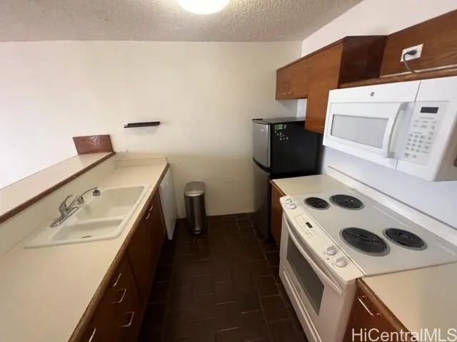 $2,700 | 60 North Beretania Street, Unit 3508, Honolulu, HI 96817