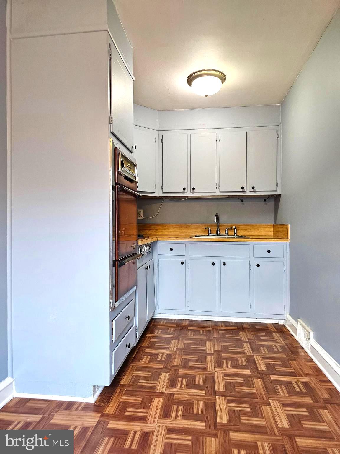 950 Grant Road Folcroft, PA 19032 - Photo 20 of 40 Kitchen