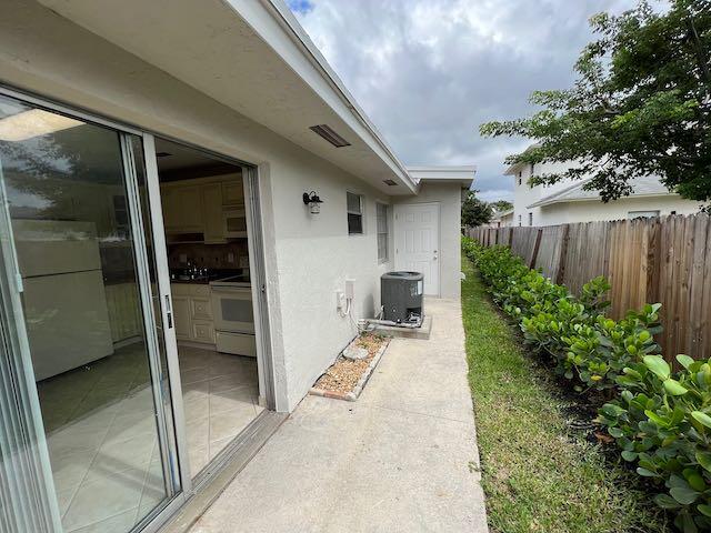 1611 Johnson Street, Unit 2 Lake Worth Beach, FL 33460 - Photo 10 of 12