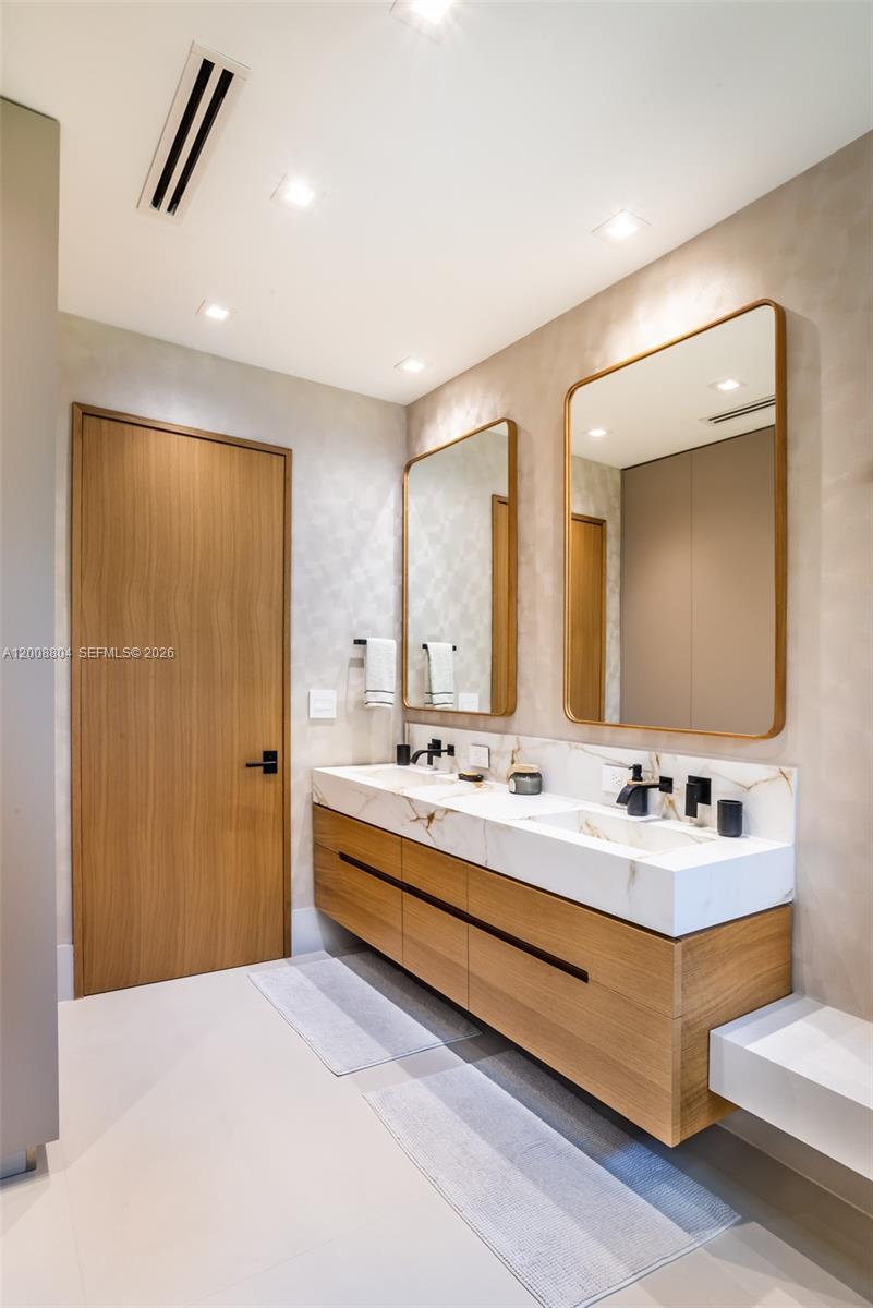 115 Southwest 23rd Road Miami, FL 33129 - Photo 22 of 46