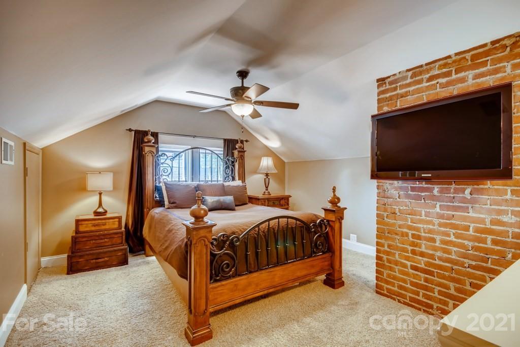 309 Marsh Road Charlotte, NC 28209 - Photo 16 of 23 Gallery Image 16