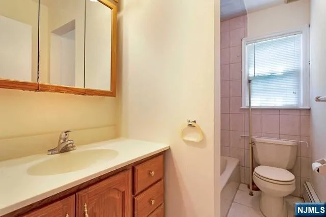 $2,800 | 156 Bank Street, Midland Park, NJ 07432