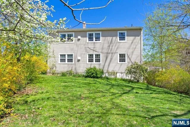 $2,800 | 156 Bank Street, Midland Park, NJ 07432