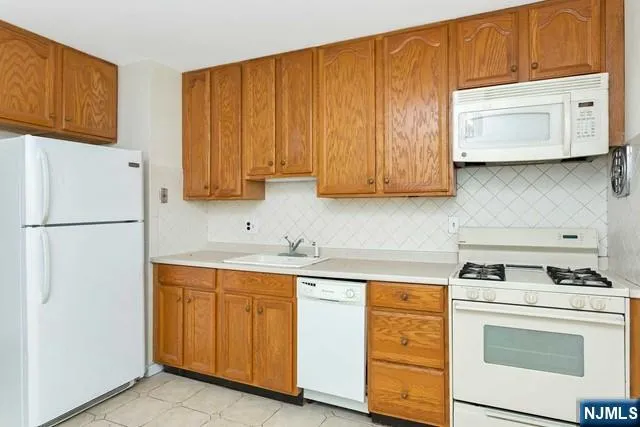 $2,800 | 156 Bank Street, Midland Park, NJ 07432