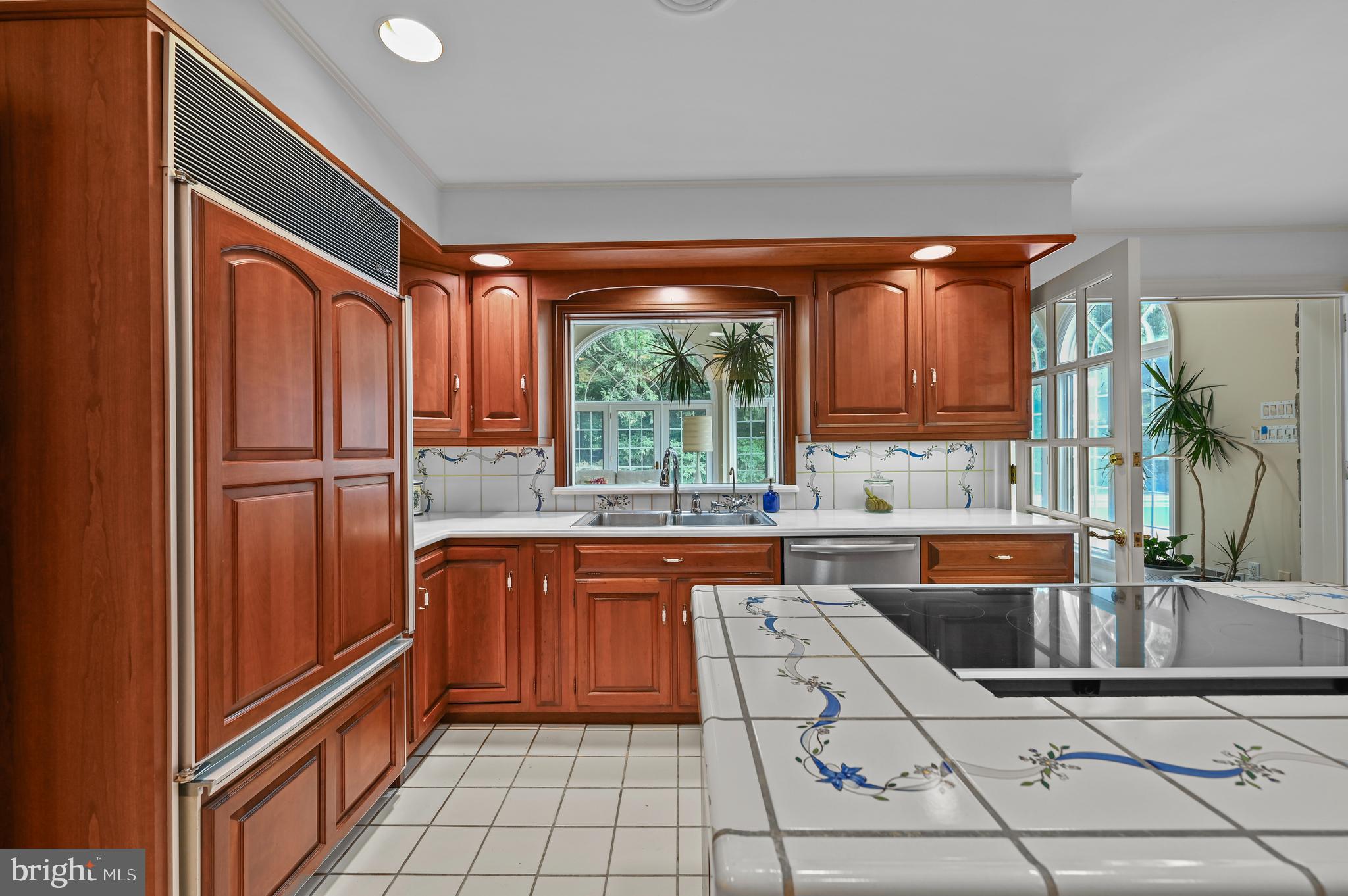 1516 Rose Virginia Road Wyomissing, PA 19610 - Photo 8 of 38 Gallery Image 8