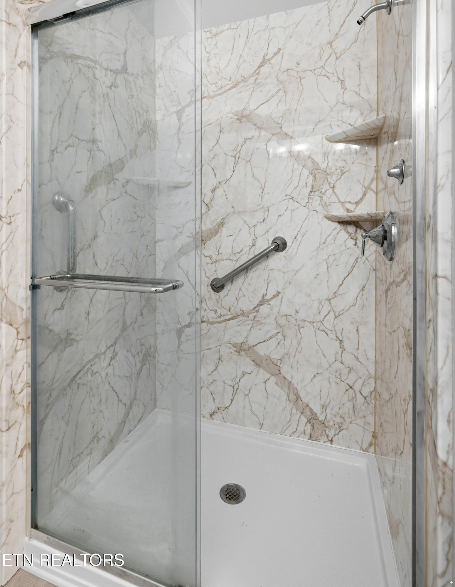 1564 Hollow Springs Road White Pine, TN 37890 - Photo 14 of 31 Positive Perceptions-14