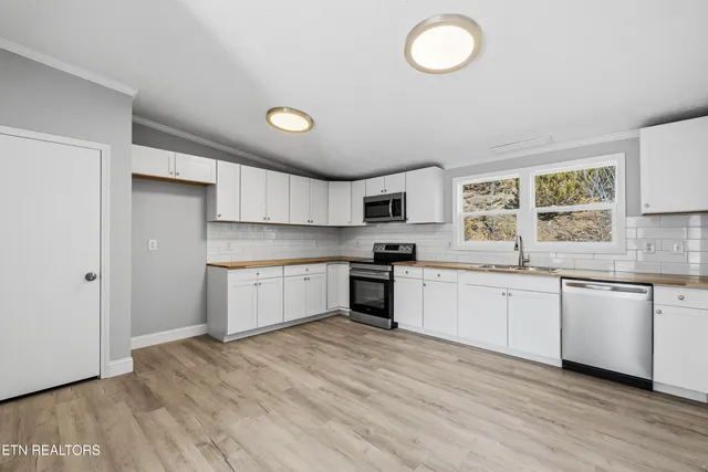 $299,900 | 1564 Hollow Springs Road, White Pine, TN 37890