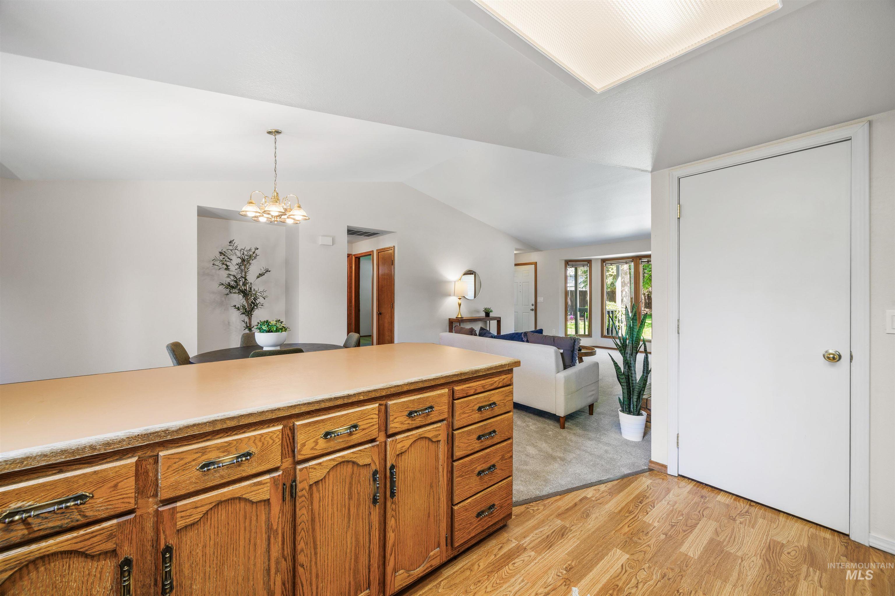 2141 North Currant Place Boise, ID 83704 - Photo 8 of 27