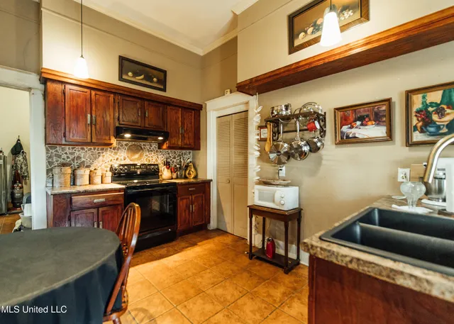 $275,000 | 300 Elizabeth Street, Rosedale, MS 38769