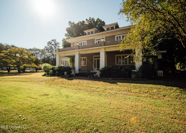 $275,000 | 300 Elizabeth Street, Rosedale, MS 38769