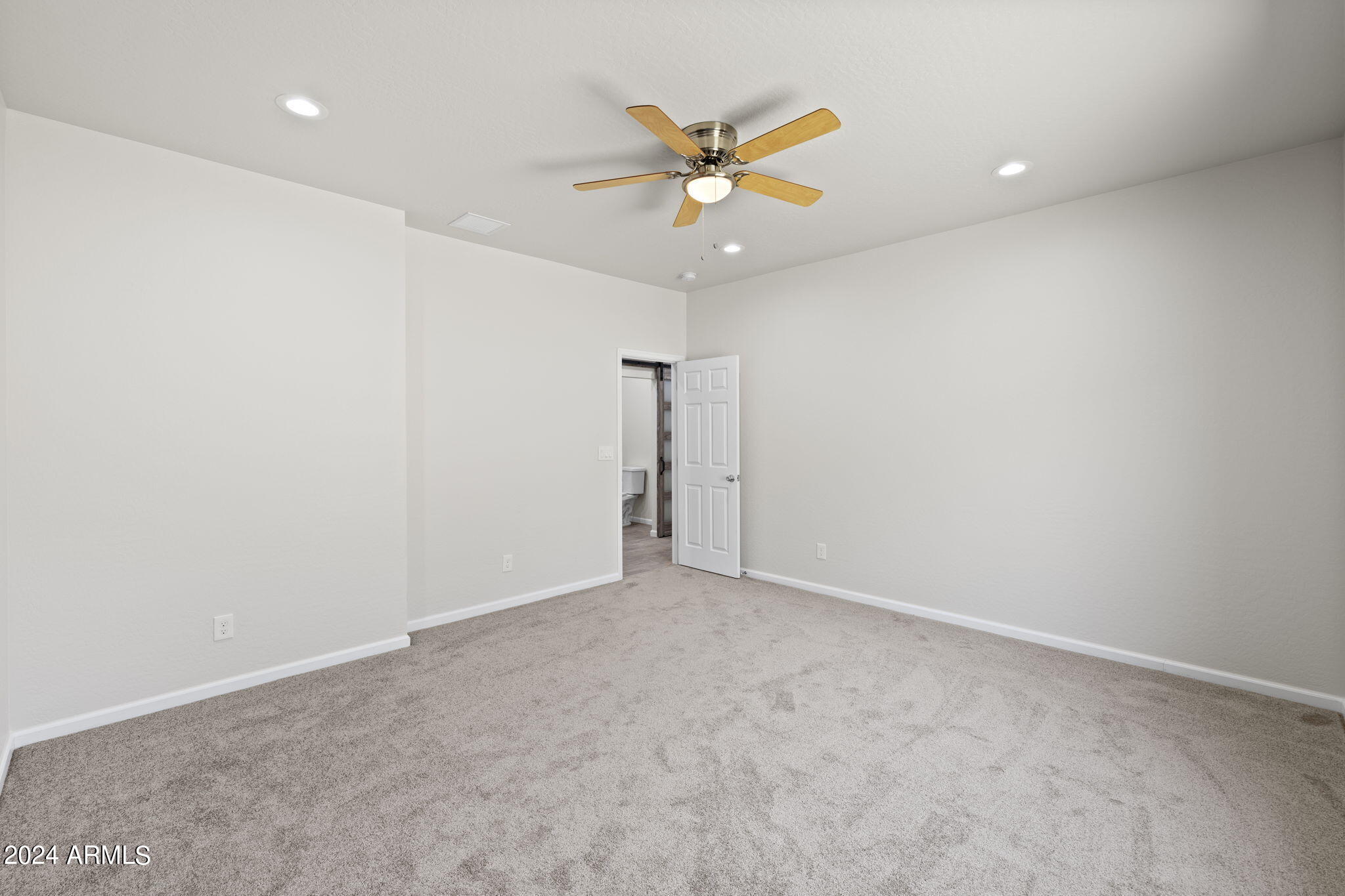 14521 East Ridge Way Dewey, AZ 86327 - Photo 17 of 51 27-web-or-mls-R27A3652