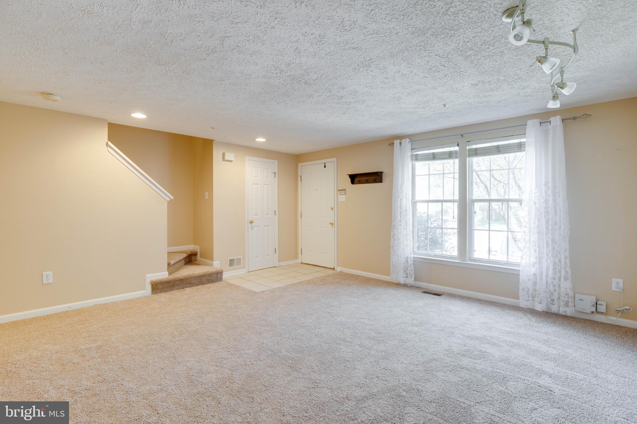 8117 Ellen Way Savage, MD 20763 - Photo 6 of 48